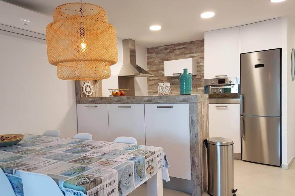 New! Modern Apartment Right On The Beach! Miami Platja  Exterior foto