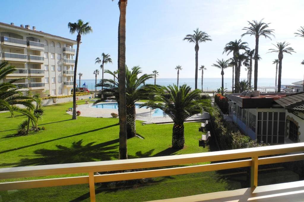 New! Modern Apartment Right On The Beach! Miami Platja  Exterior foto