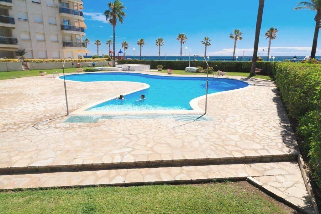 New! Modern Apartment Right On The Beach! Miami Platja  Exterior foto